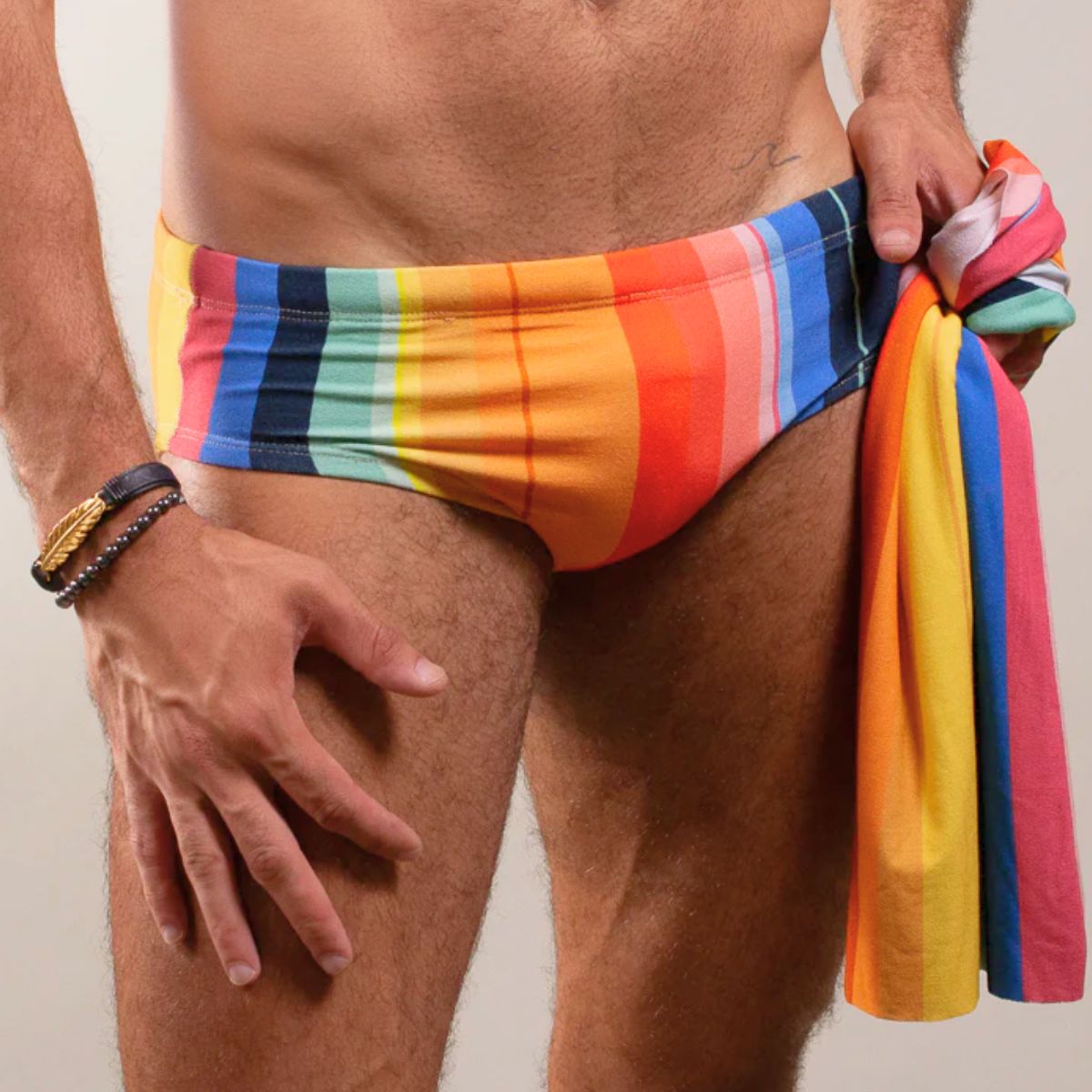 6 Sungas Masculinas de Praia para Chamar Atenção em 2024