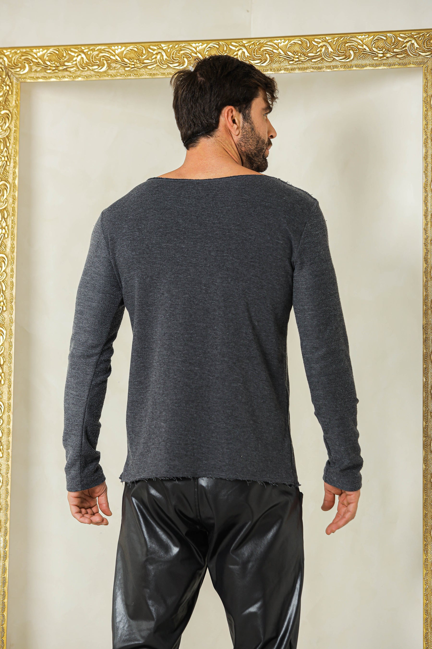 Camiseta Masculina Manga Longa em Moletinho Gola Canoa