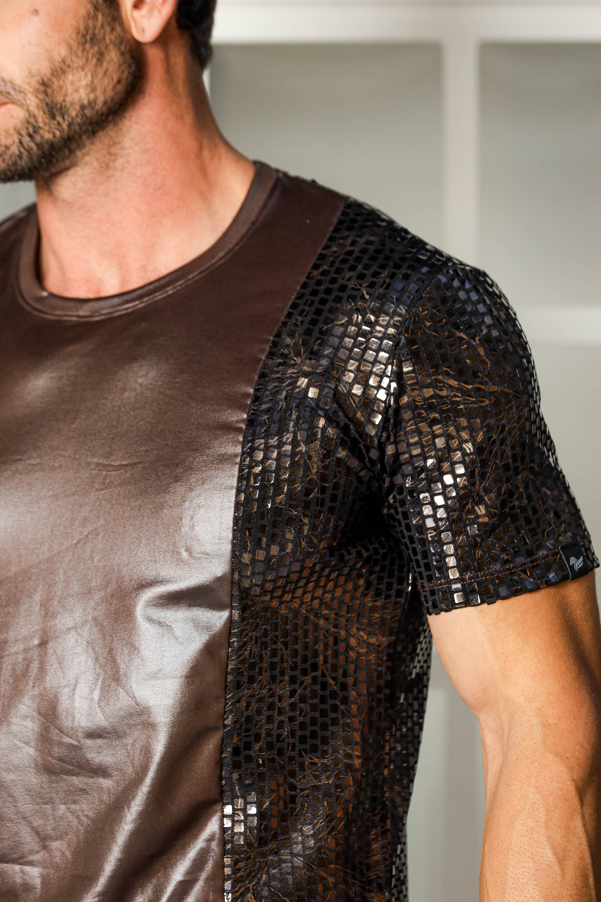 Camiseta Masculina Cirrê com Detalhe em Paetê Malha Texturizado