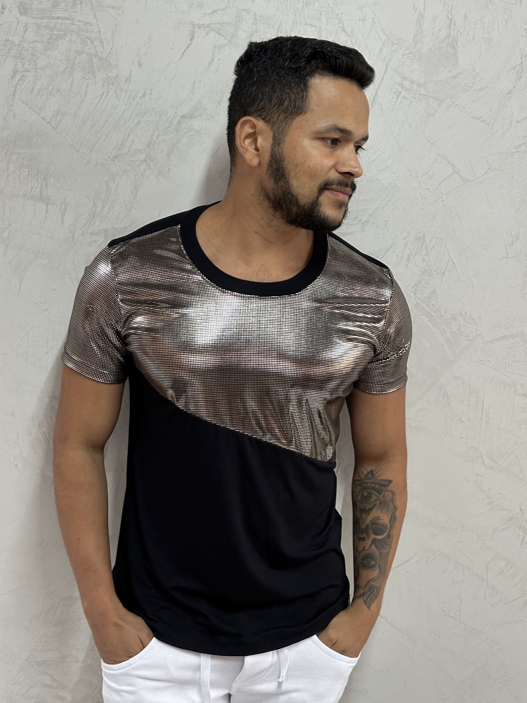 Camiseta Masculina Viscolycra Detalhe Malha Holográfica