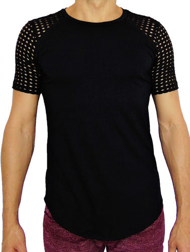 Camiseta Masculina Long Line com Detalhe nas Costas Preta