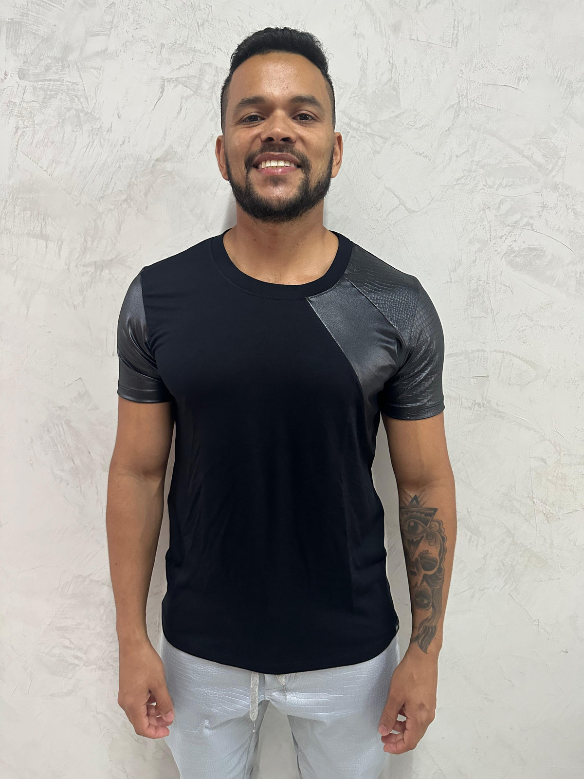 Camiseta Masculina Viscolycra Mangas em Cirrê