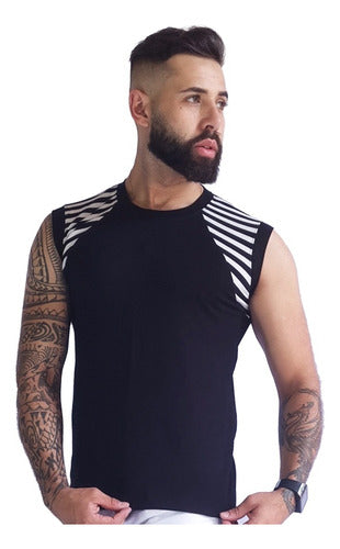 Regata Masculina Machão em Viscolycra com Detalhe Listrado