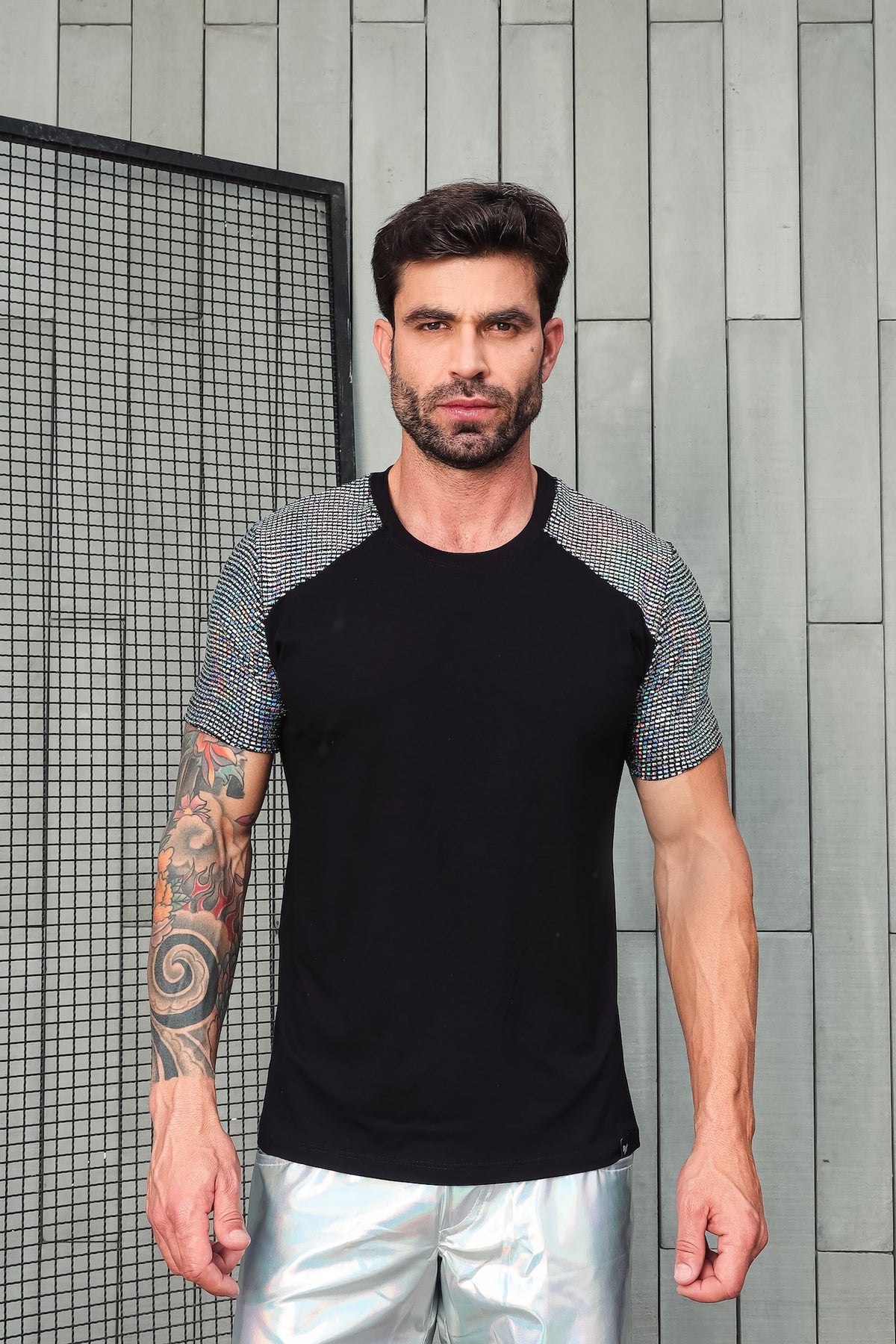 Camiseta Masculina em Viscolycra Mangas Paetê Brunella