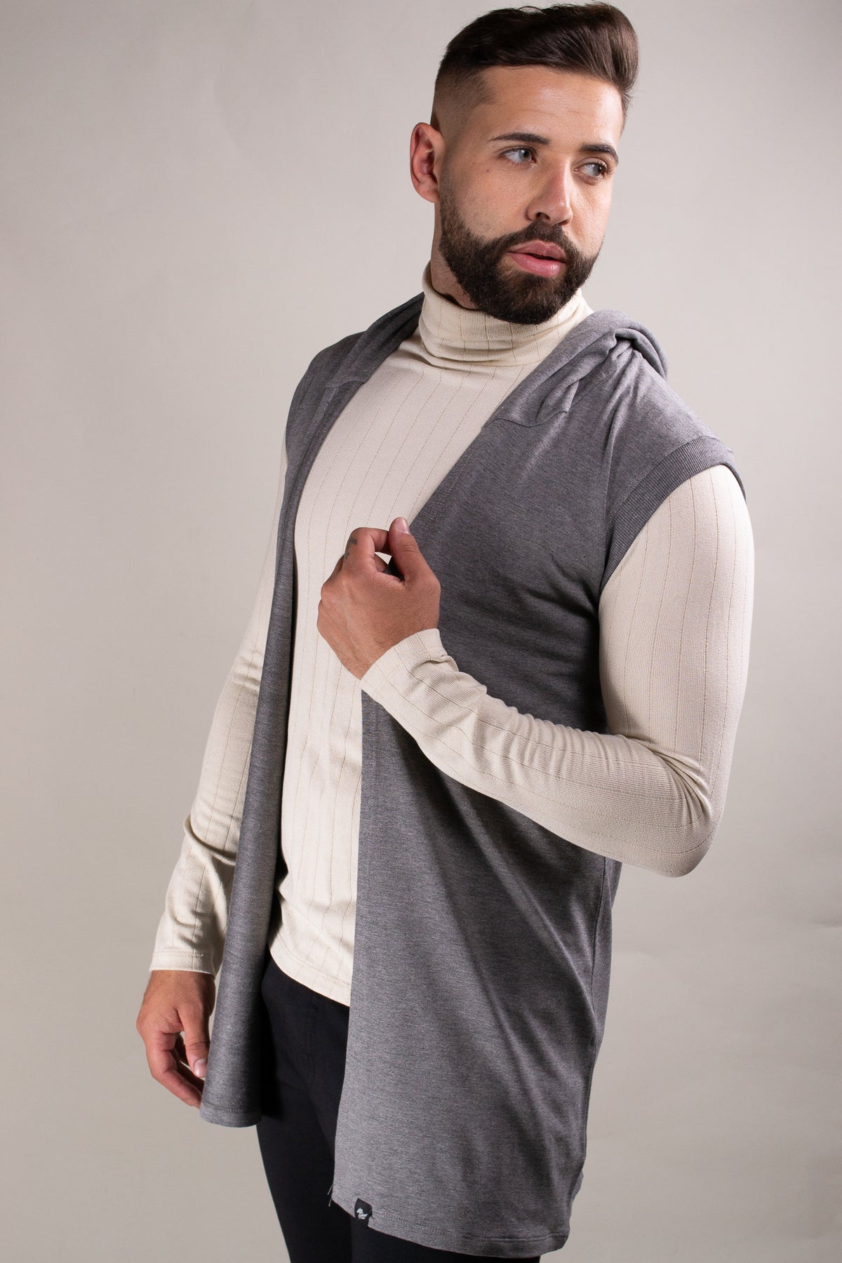 Colete Masculino Long Line em Moletinho com Capuz Cinza