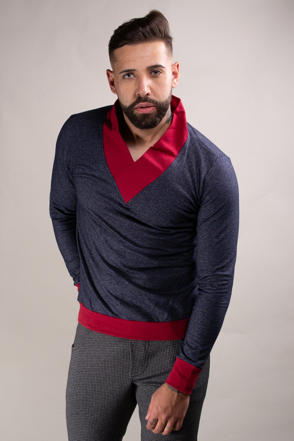 Suéter Masculino em Moletinho Mescla Cinza Gola V