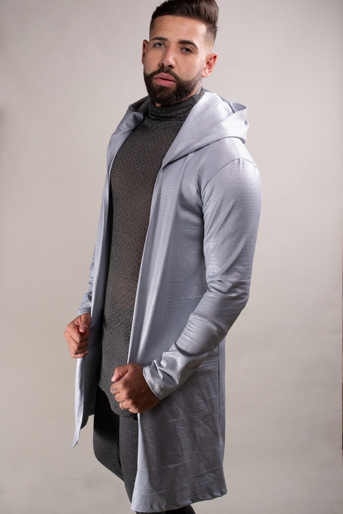 Cardigan Masculino em Cirrê Pele de Crocodilo Cinza