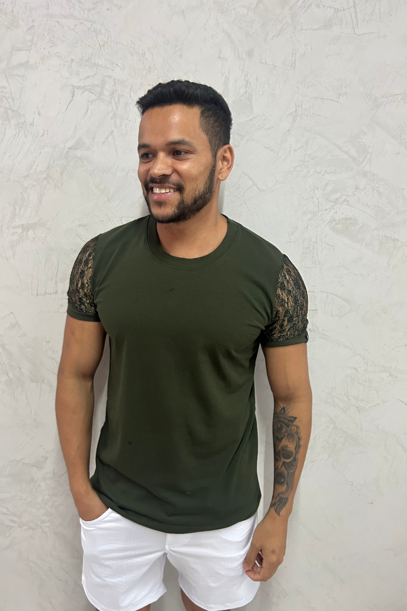 Camiseta Masculina em Viscolycra Verde Detalhes Mangas