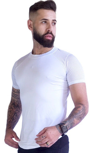 Camiseta Masculina Barra Arredondada Costa em Tela