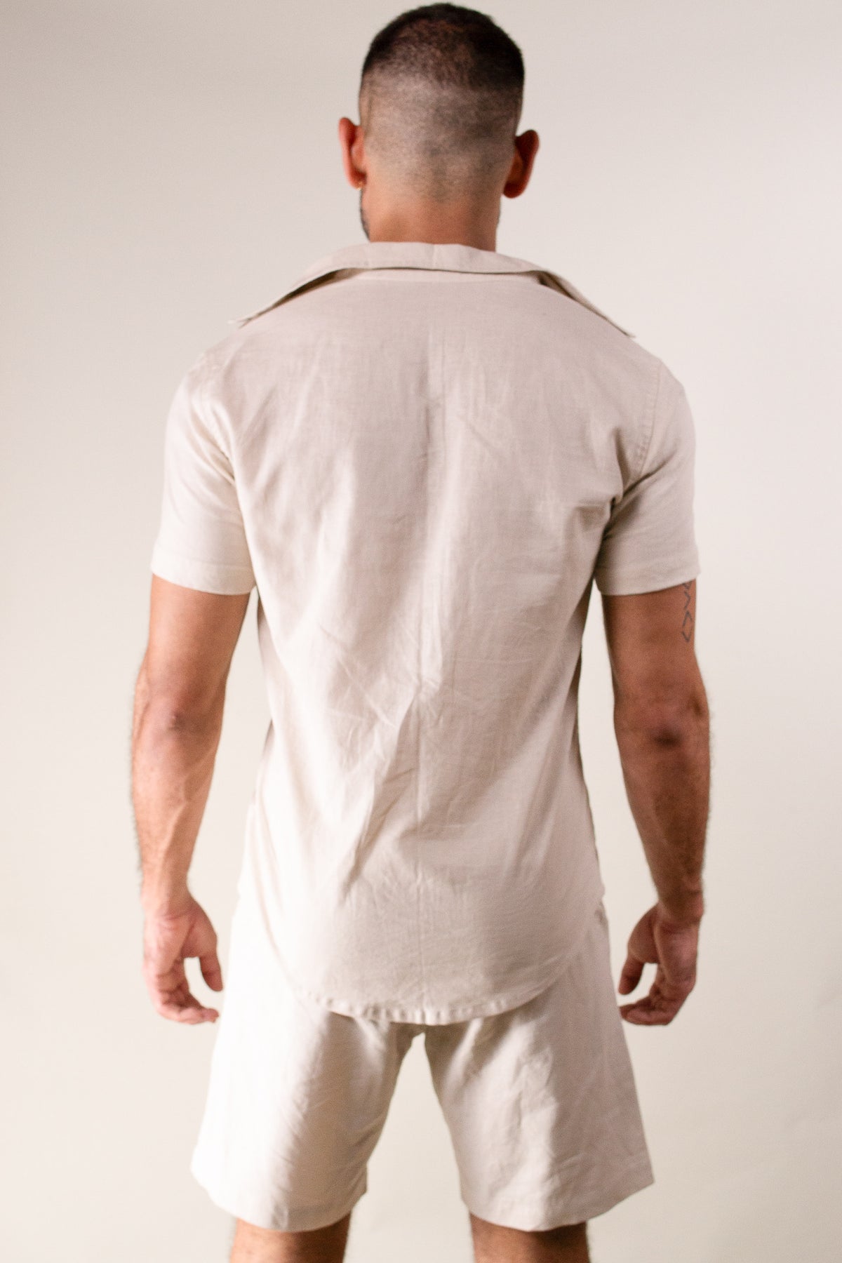 Conjunto Masculino Camisa e Short em Linho Bege