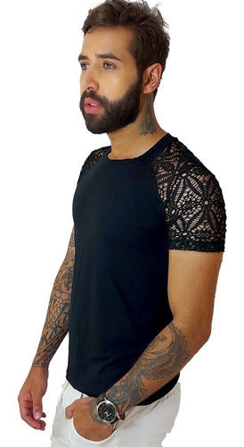 Camiseta Masculina Viscolycra com Detalhe Mangas