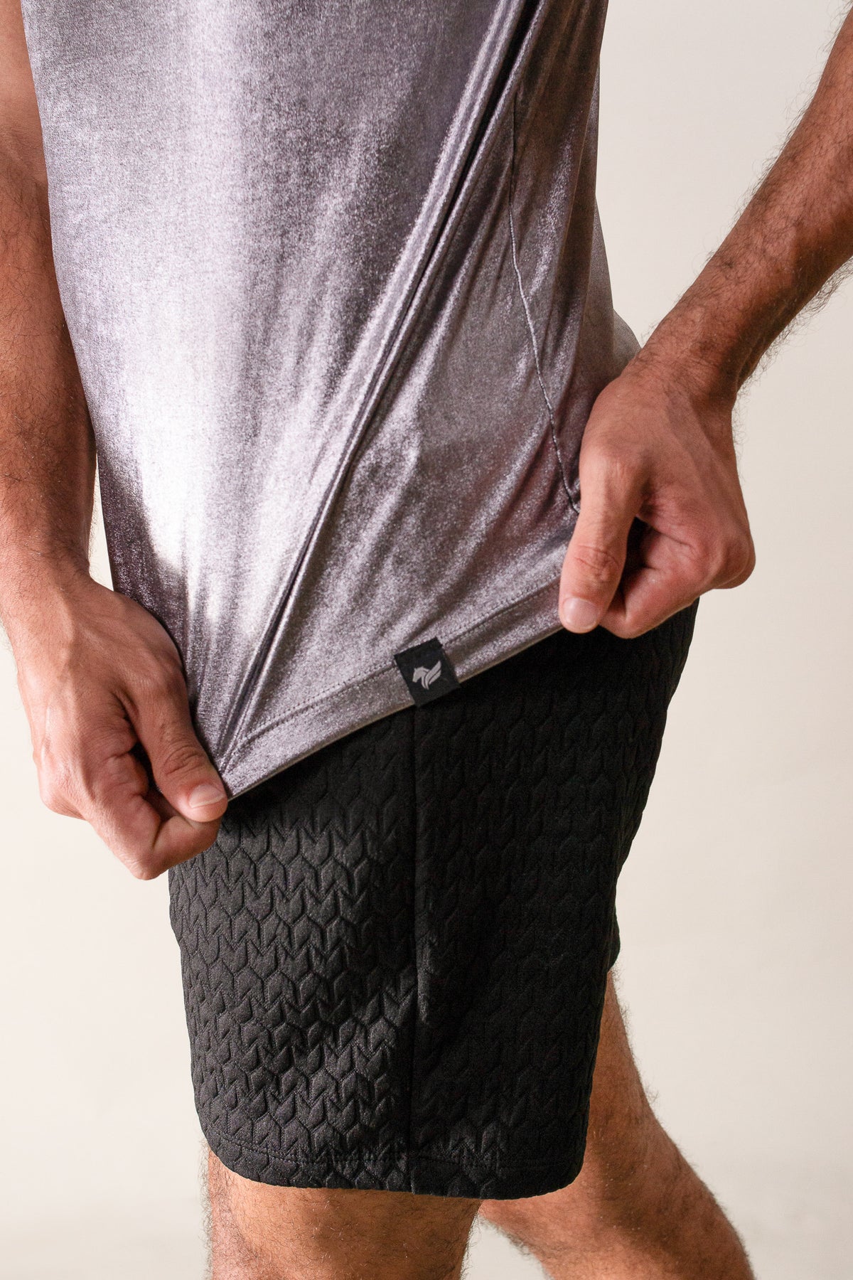 Camiseta Masculina Malha Metalizada Prateada