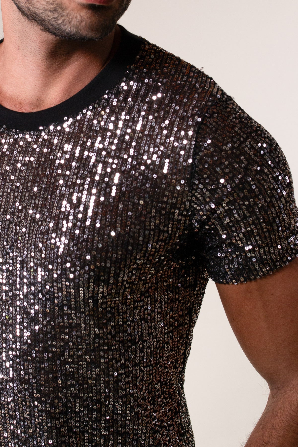 Camiseta Masculina em Paetê Prata