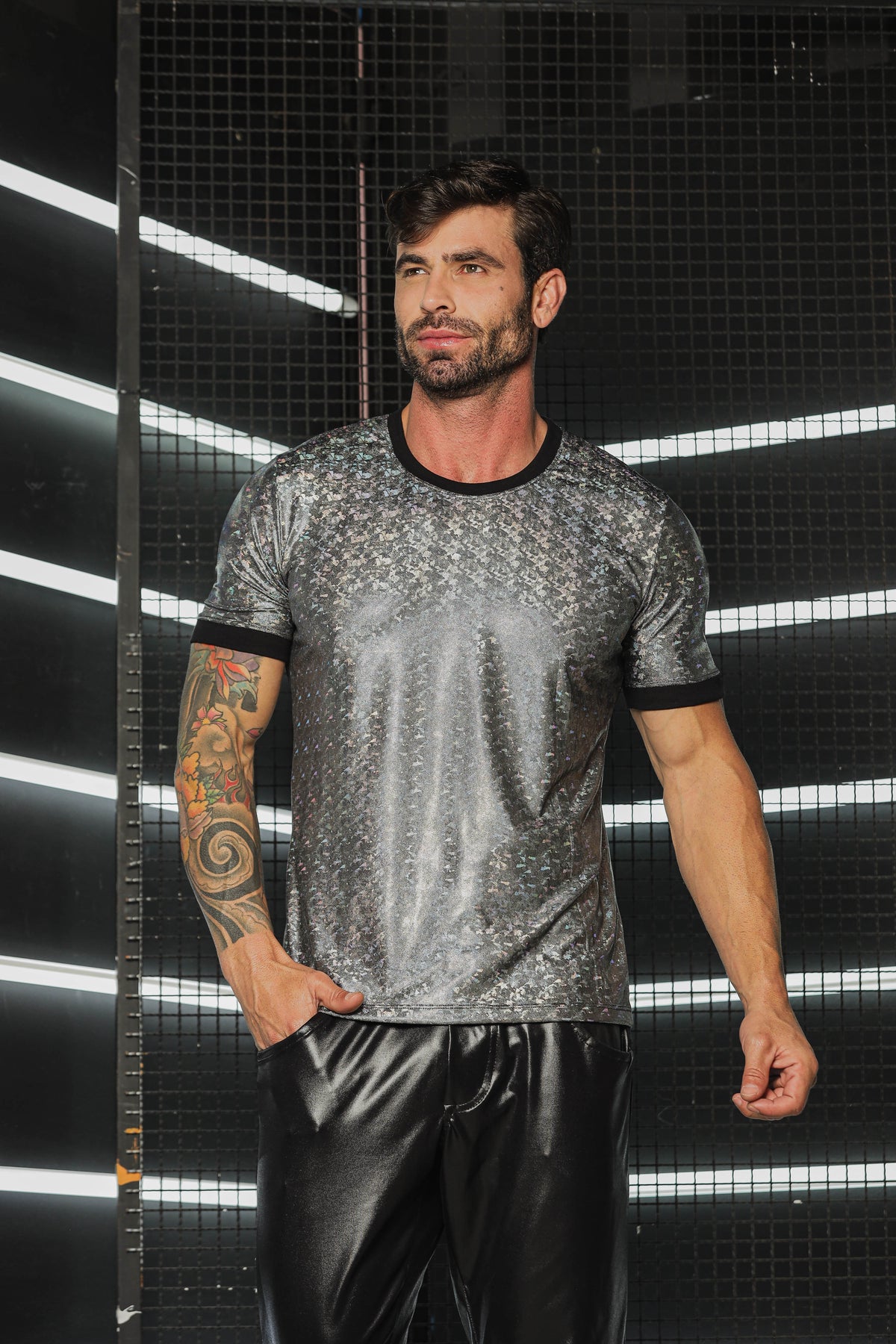 Camiseta Masculina Malha Holográfica Colorida