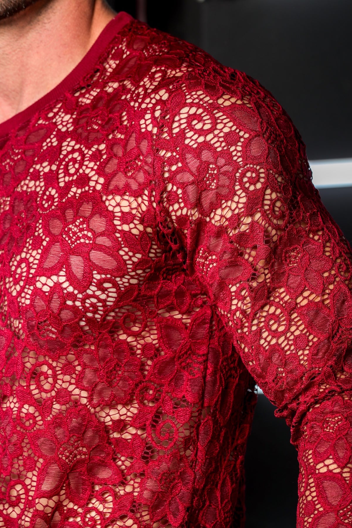 Blusa Manga Longa em Renda Floral Bordô