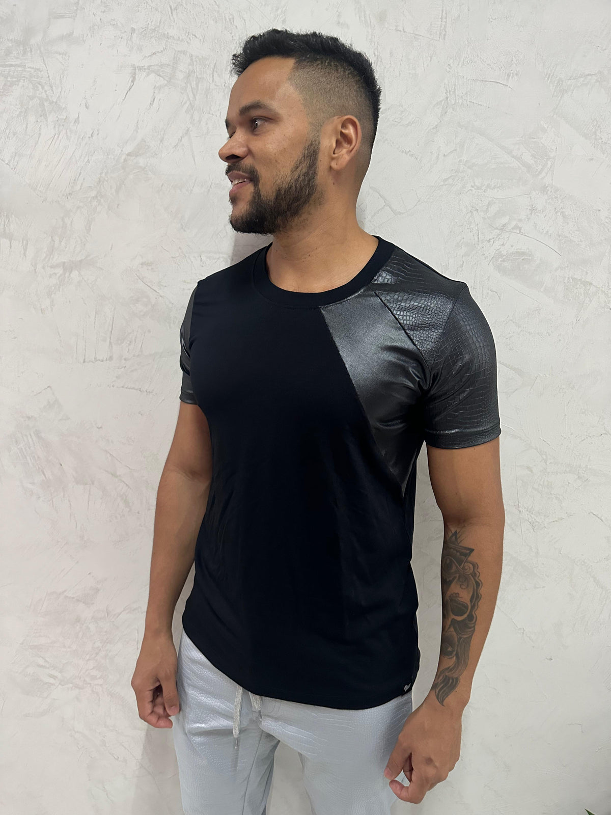 Camiseta Masculina Viscolycra Mangas em Cirrê