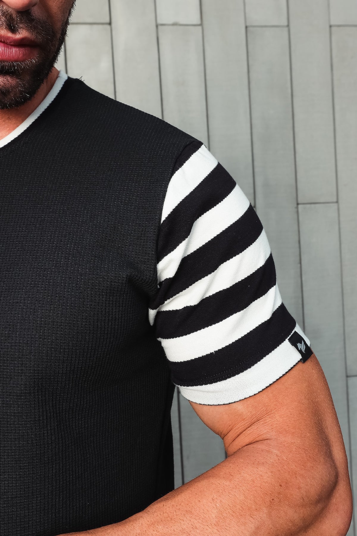 Camiseta Masculina em Malha Crepe Listrada