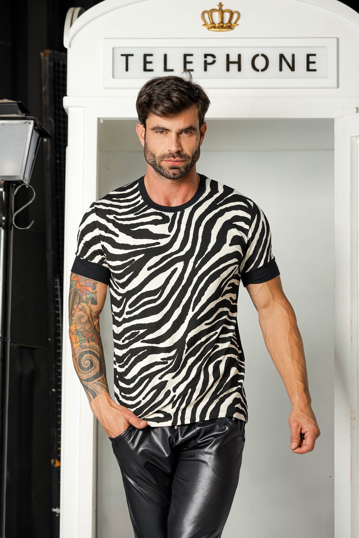Camiseta Masculina Zebra com Costas em Viscolycra Preta