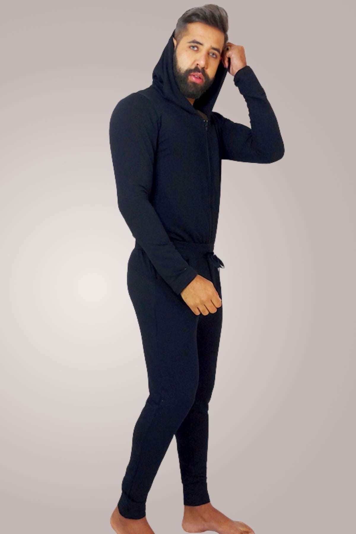 Macacão Masculino Preto em Moletinho com Capuz