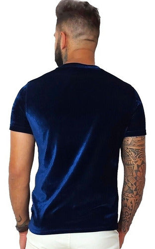 Camiseta Masculina em Veludo Cristal Azul Escuro