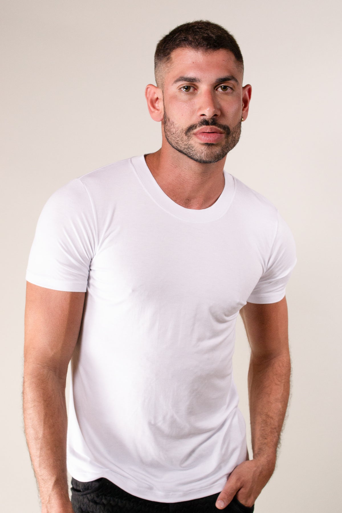 Camiseta Masculina Básica em Viscolycra Branca