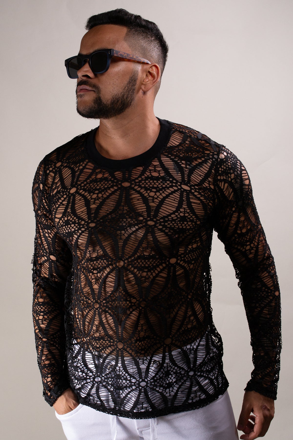 Camiseta Long Line Manga Longa em Renda