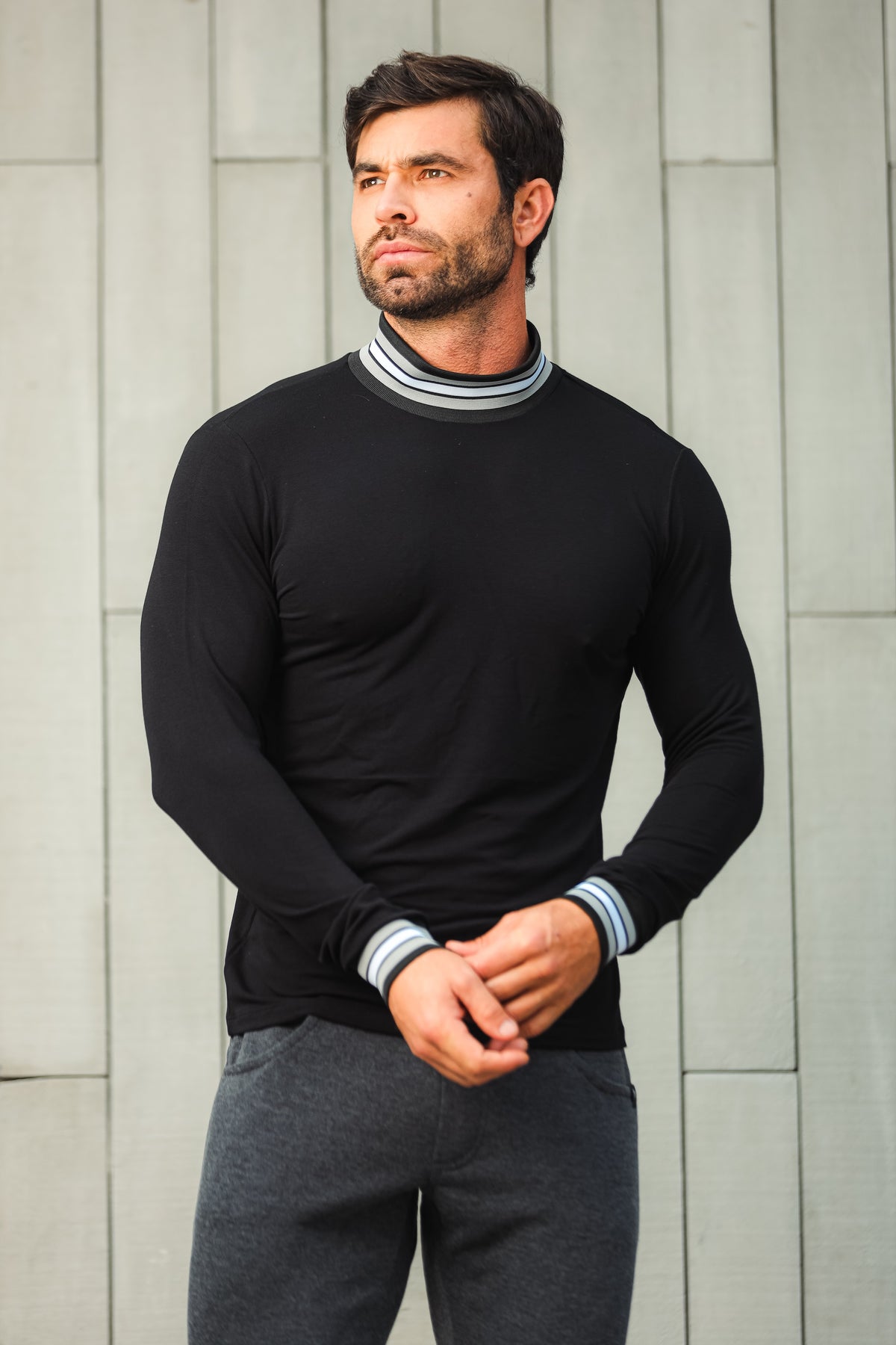 Blusa Masculina Preta Gola Alta Listrada