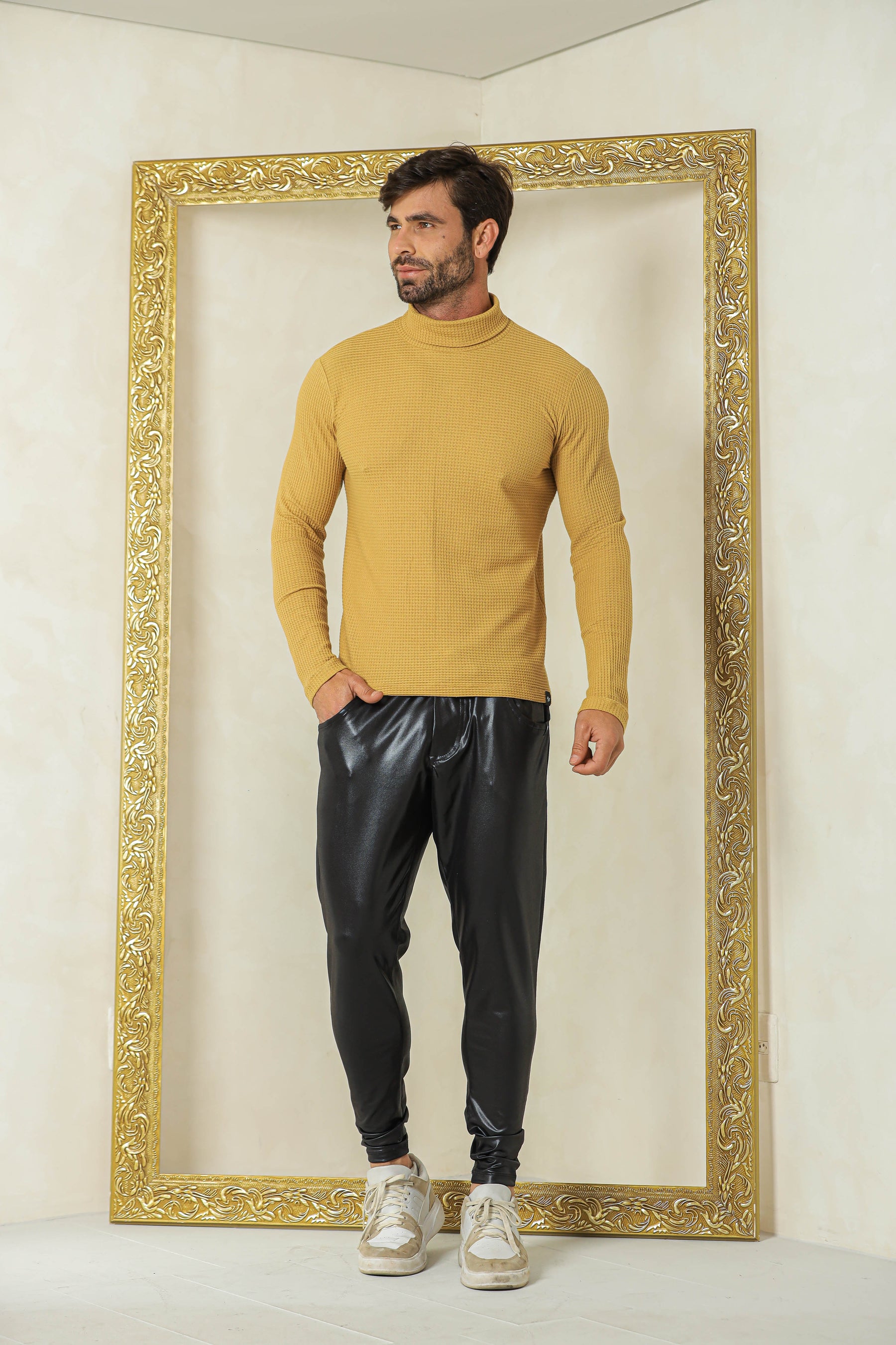 Suéter Masculino em Malha Crepe