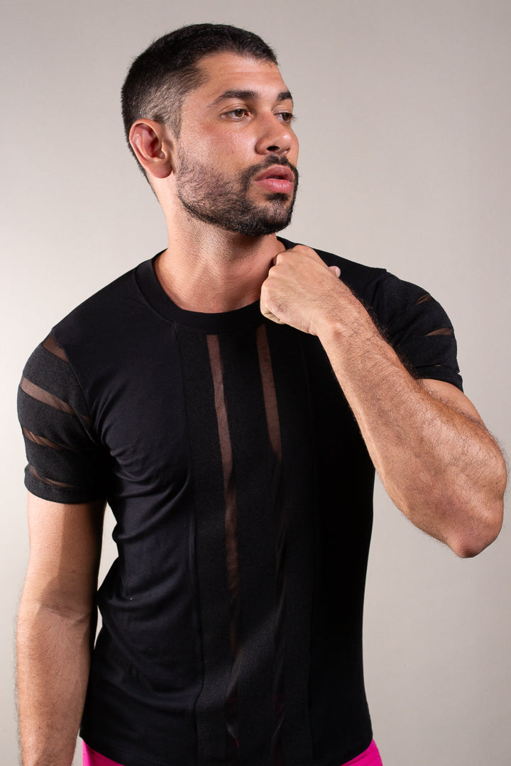Camiseta Masculina em Viscolycra Com Detalhe Frente e Mangas Listradas