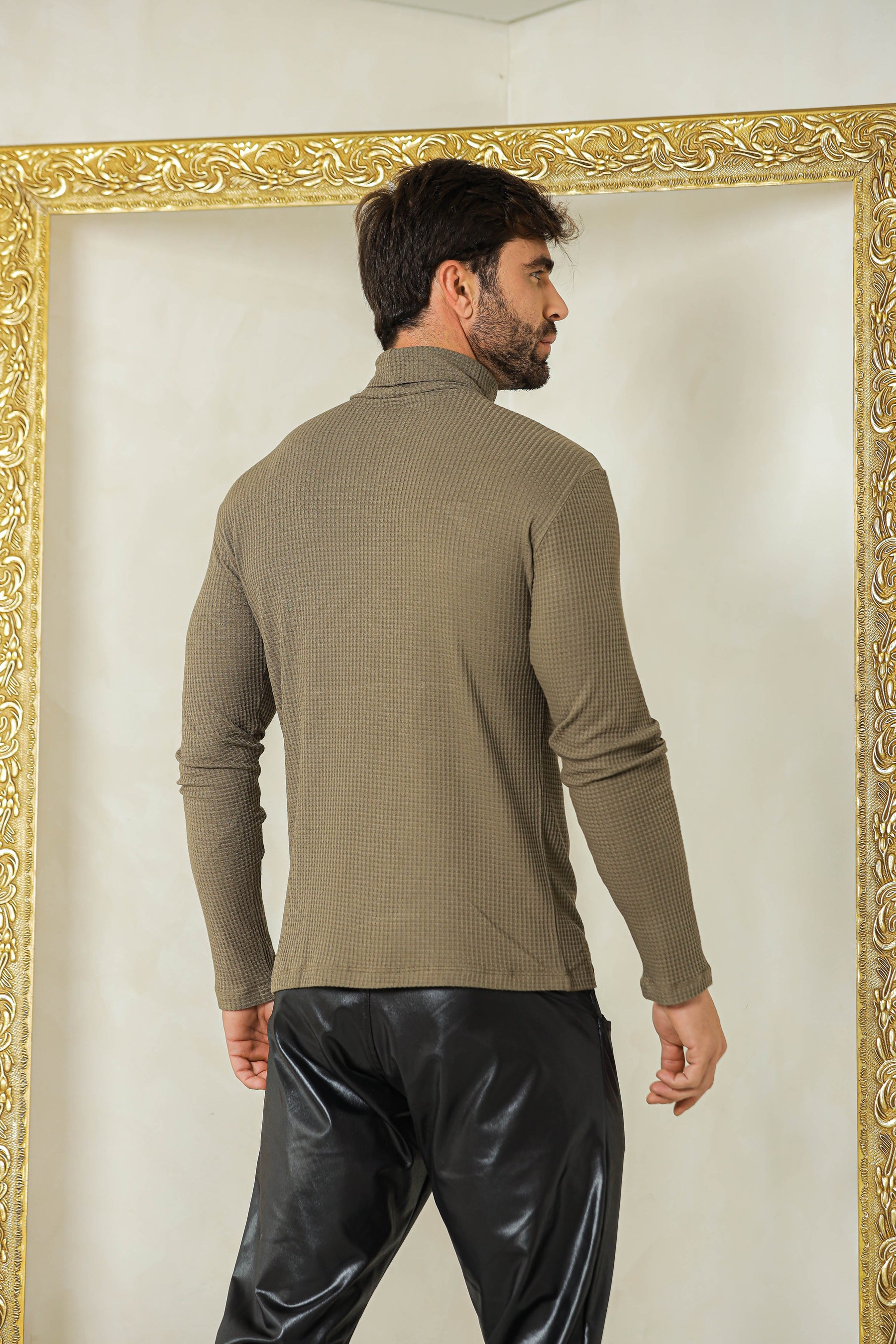 Suéter Masculino em Malha Crepe