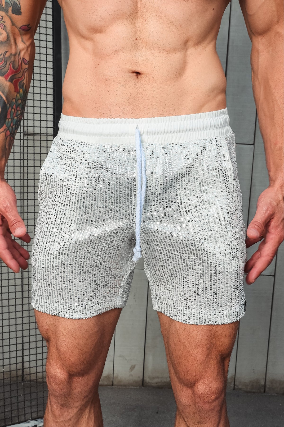 Short Masculino em Paetê Cós Franzido