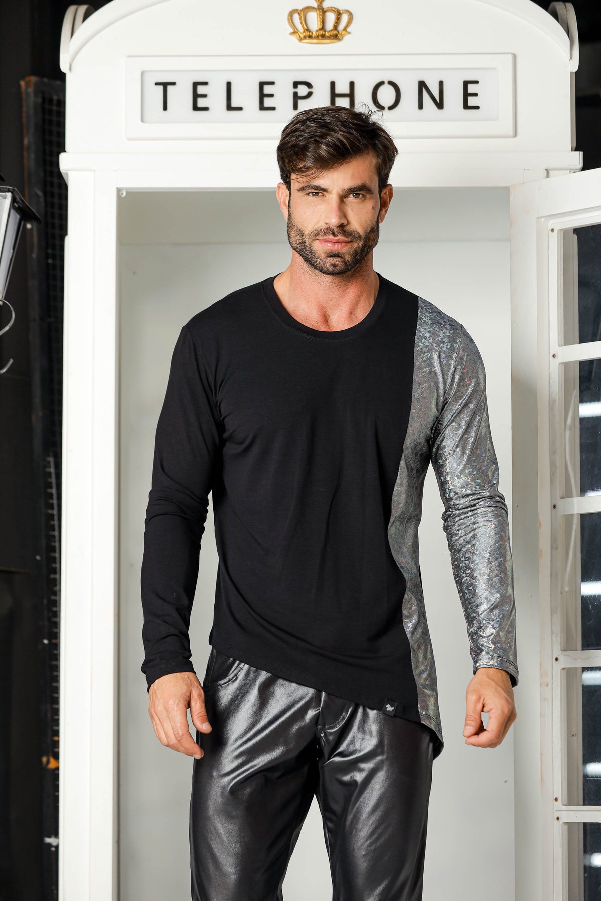 Camiseta Masculina Manga Longa com Detalhe em Malha Holográfica