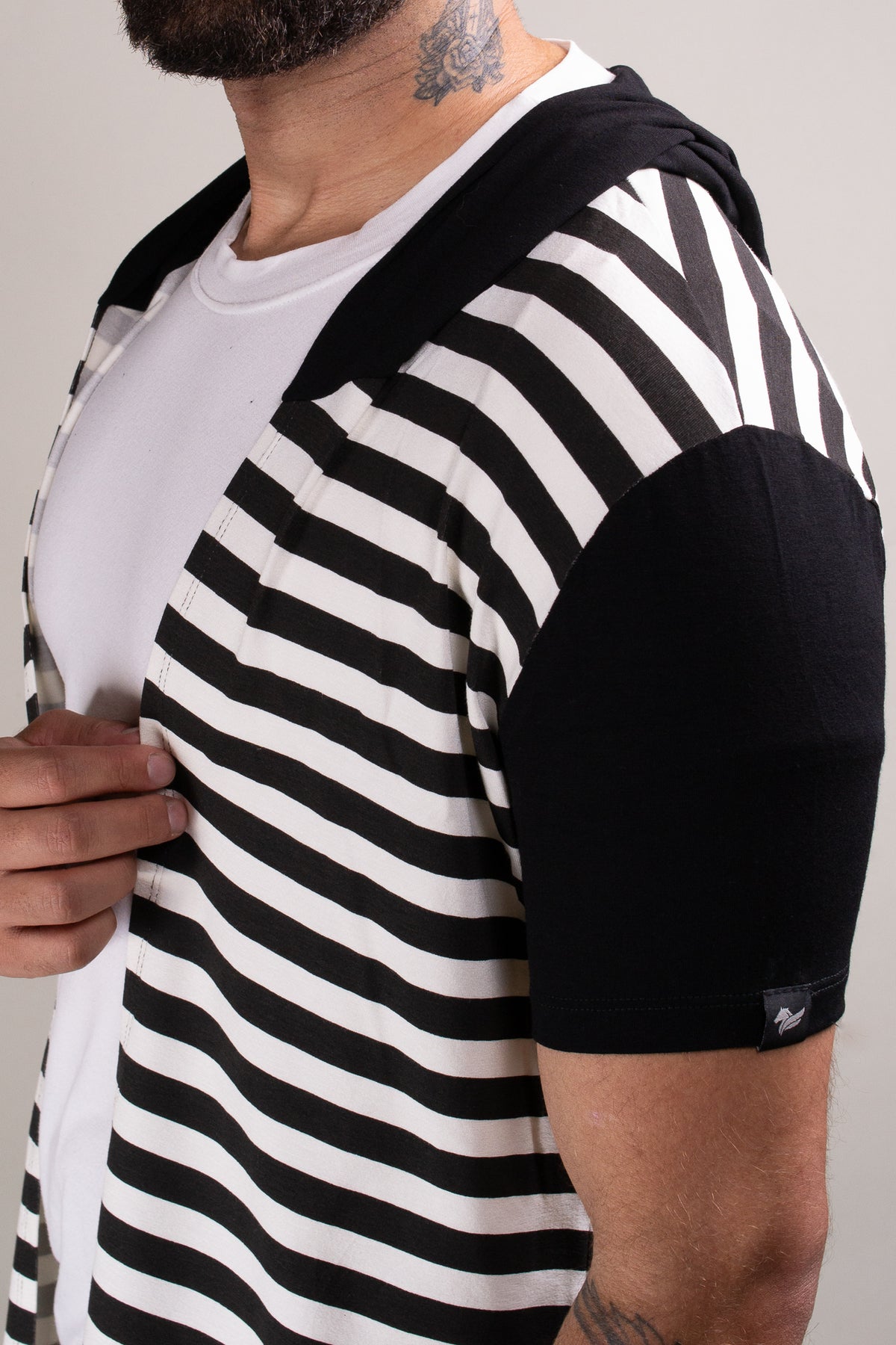 Cardigan Masculino Listrado Manga Curta