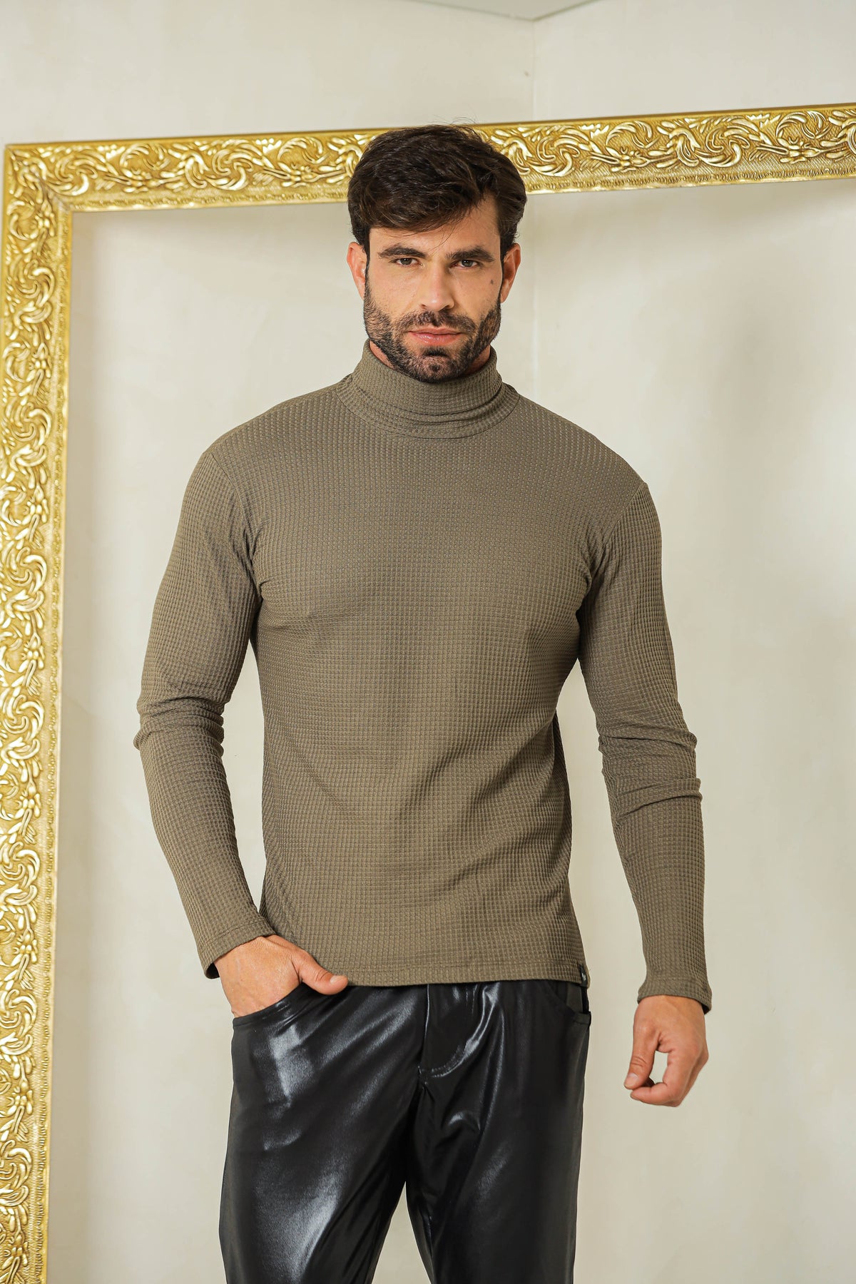 Suéter Masculino em Malha Crepe