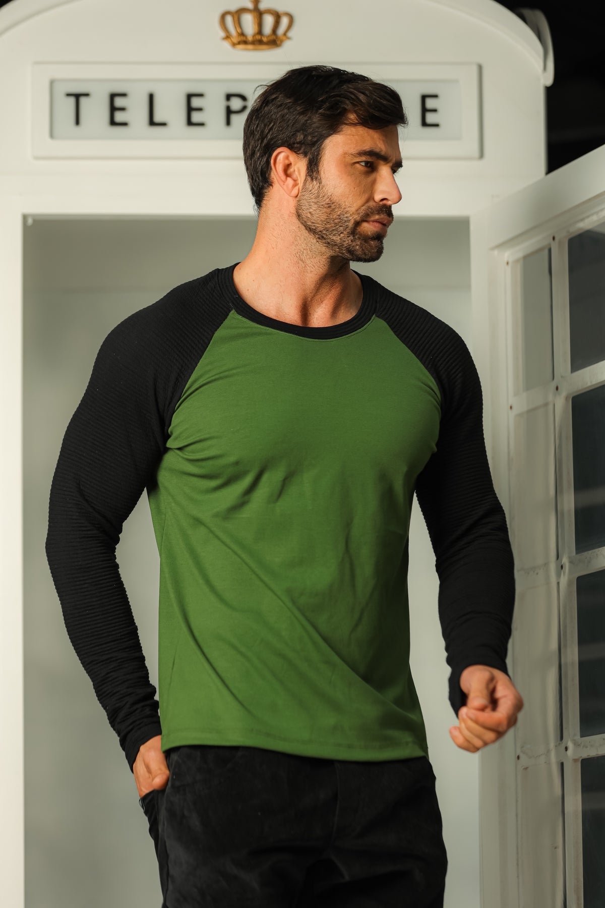 Camiseta Masculina Malha Ponto Roma Verde com Manga Longa Preta