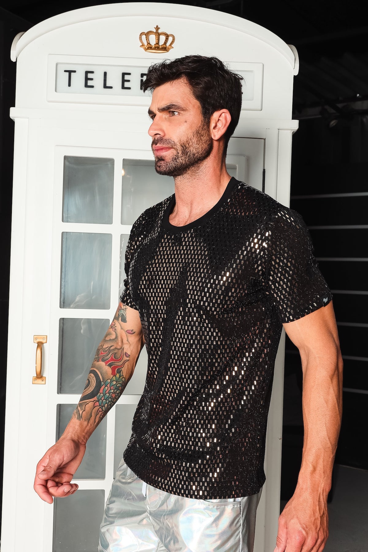 Camiseta Masculina em Paetê Brunella Dourado