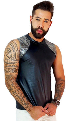 Regata Masculina Machão em Cirrê Preto Detalhe Prateado