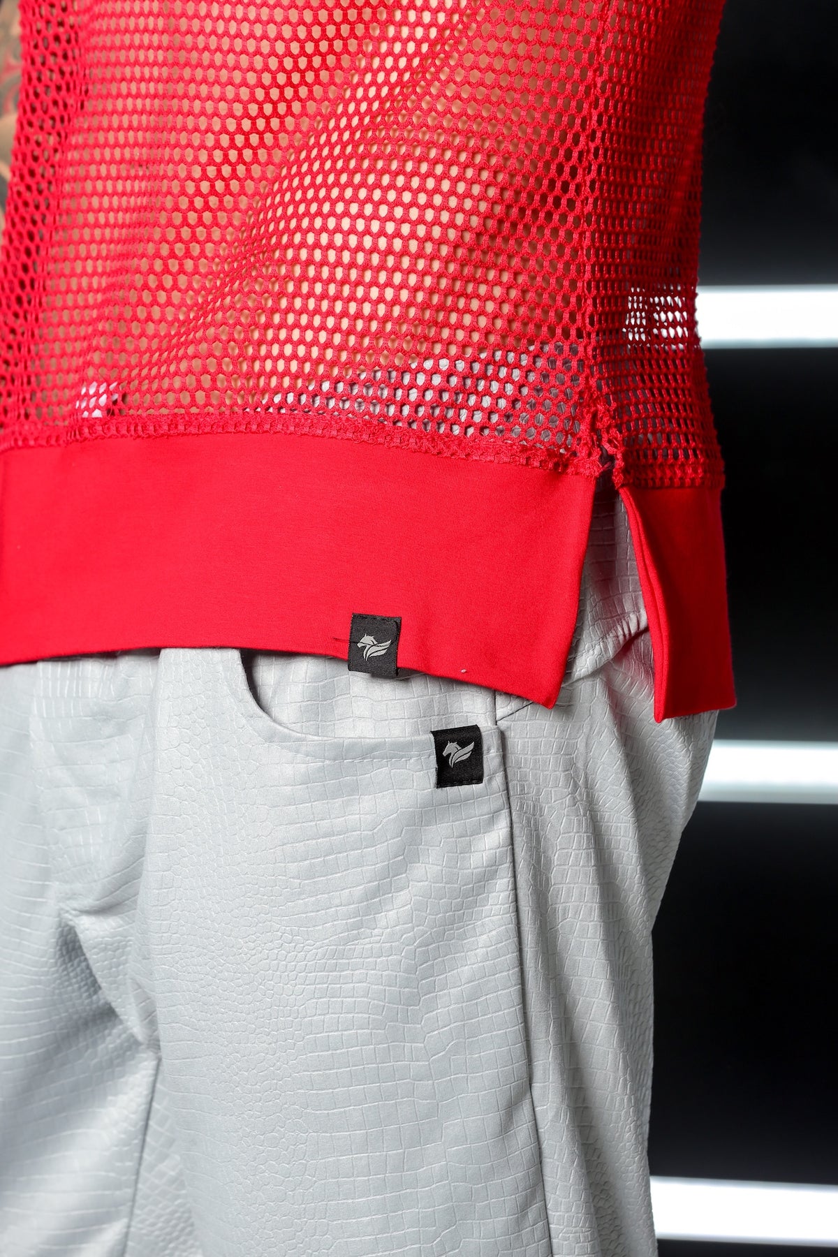 Regata Masculina Machão Vermelha com Punhos e Capuz