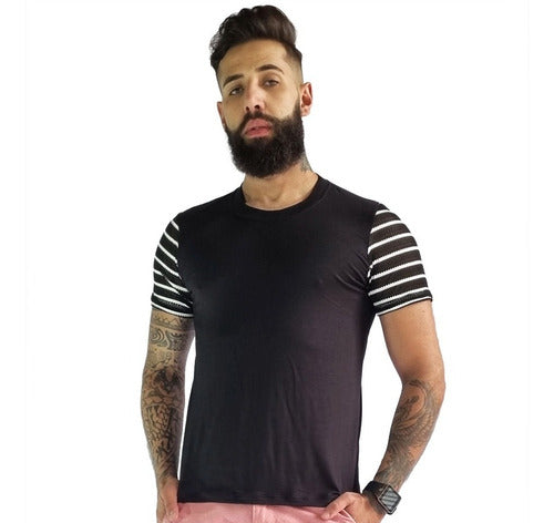Camiseta Masculina em Viscolycra Mangas Listradas