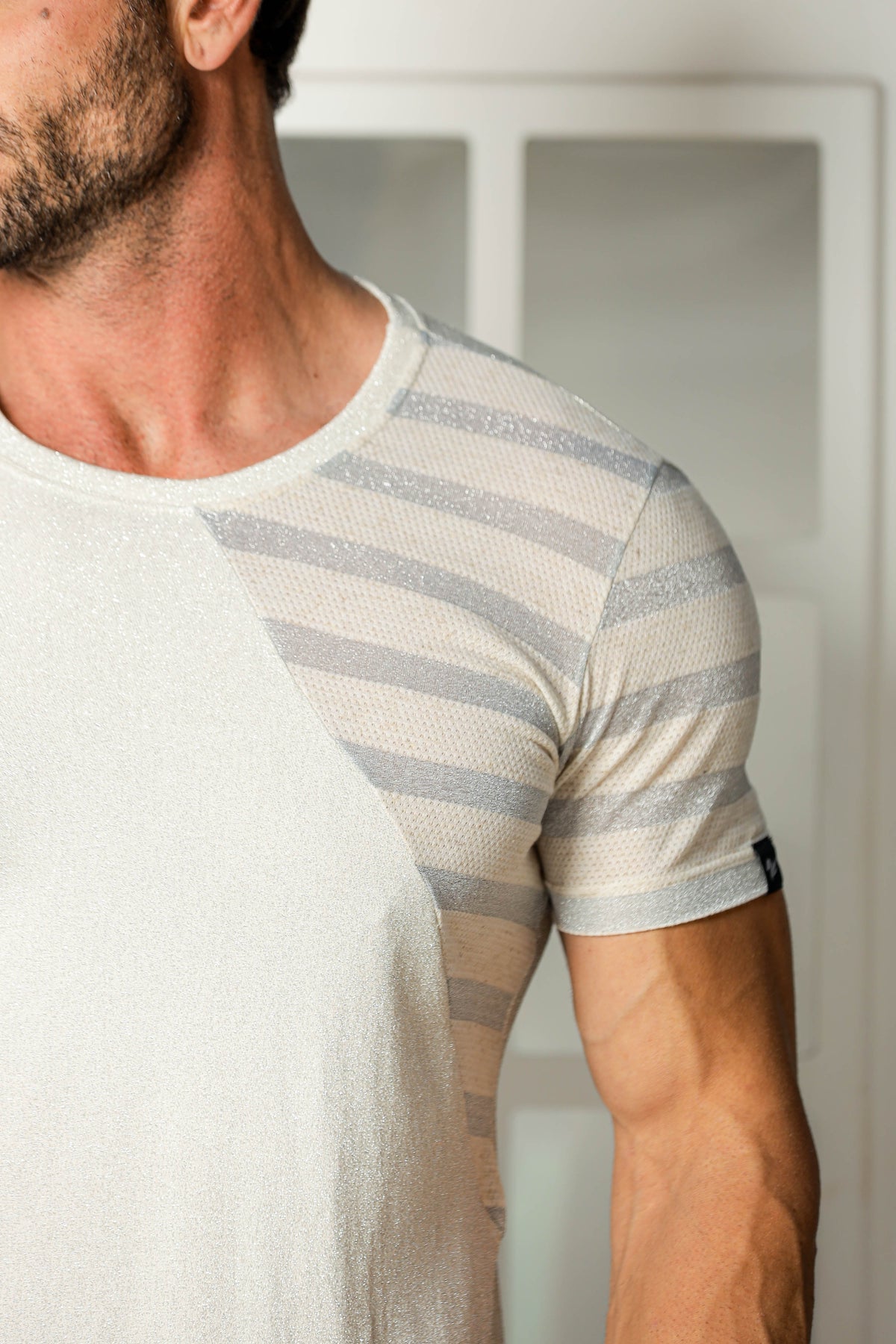 Camiseta Masculina em Lurex Detalhe Malha Listrada