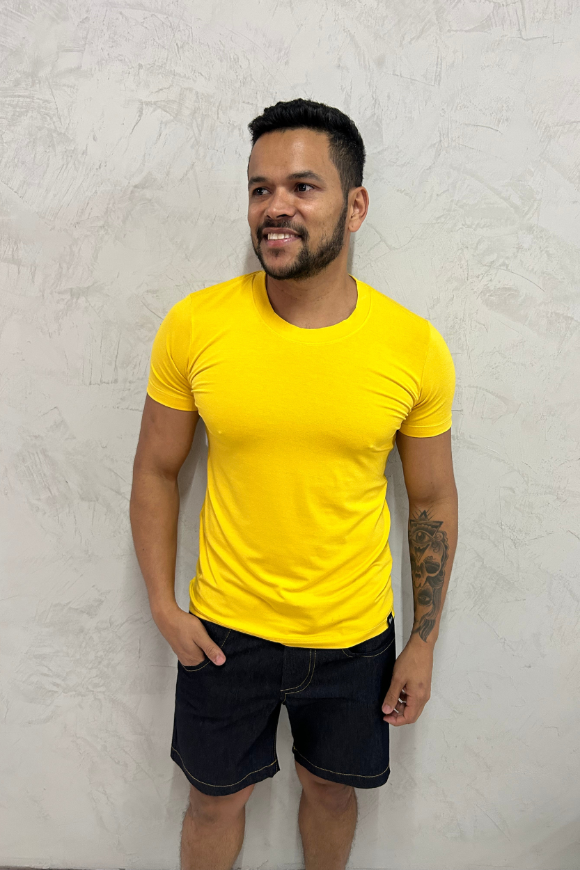 Camiseta Masculina em Malha