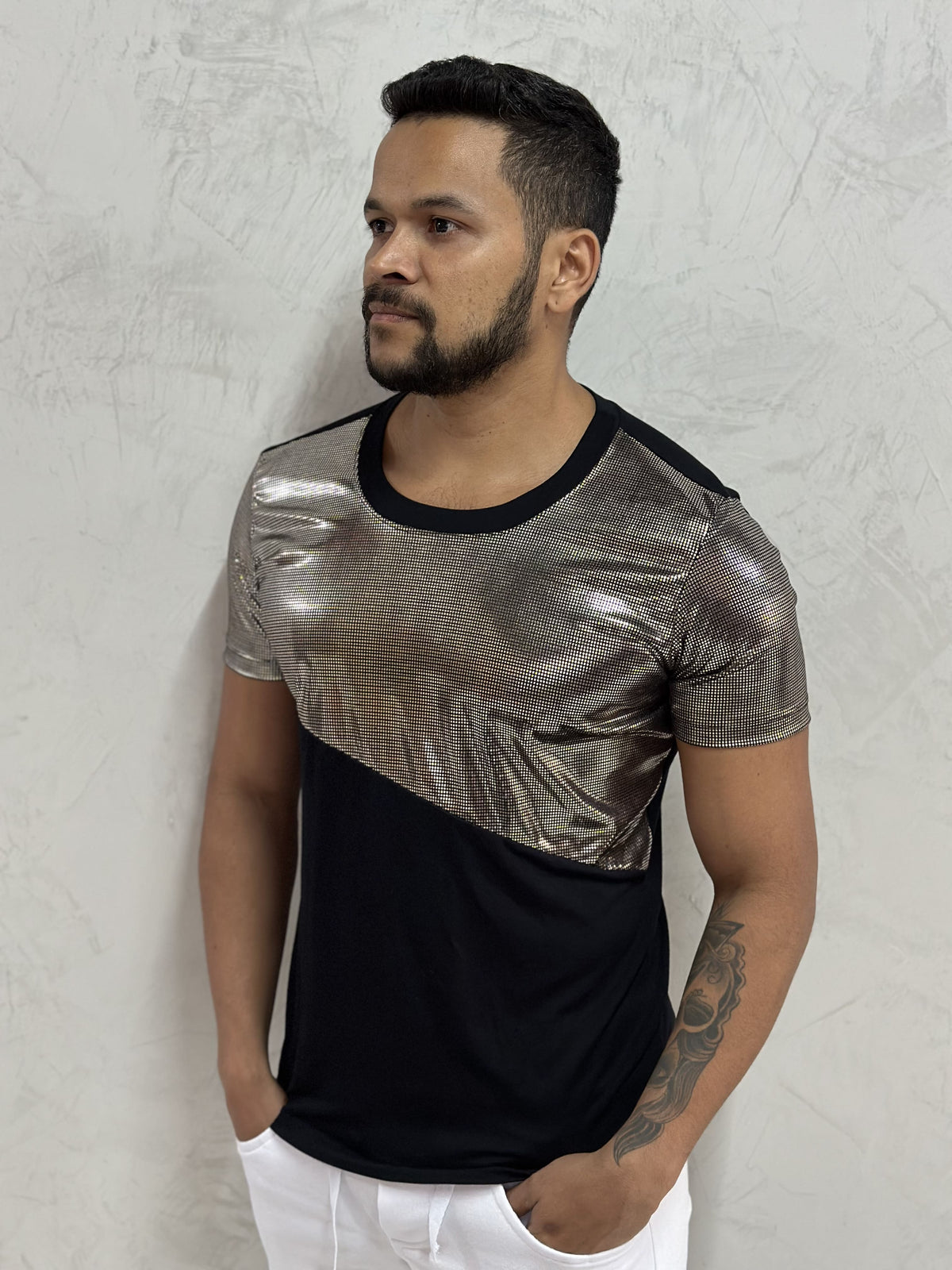Camiseta Masculina Viscolycra Detalhe Malha Holográfica