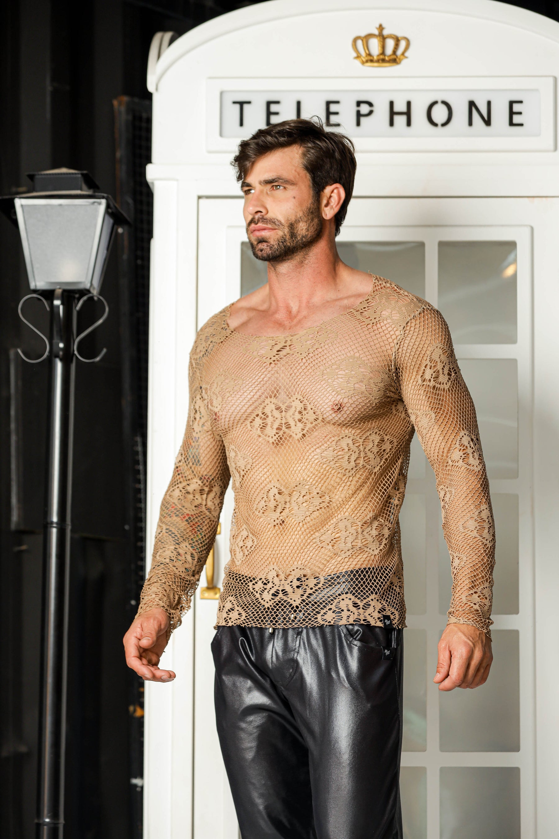 Camiseta Masculina Manga Longa Gola Canoa em Arrastão Floral