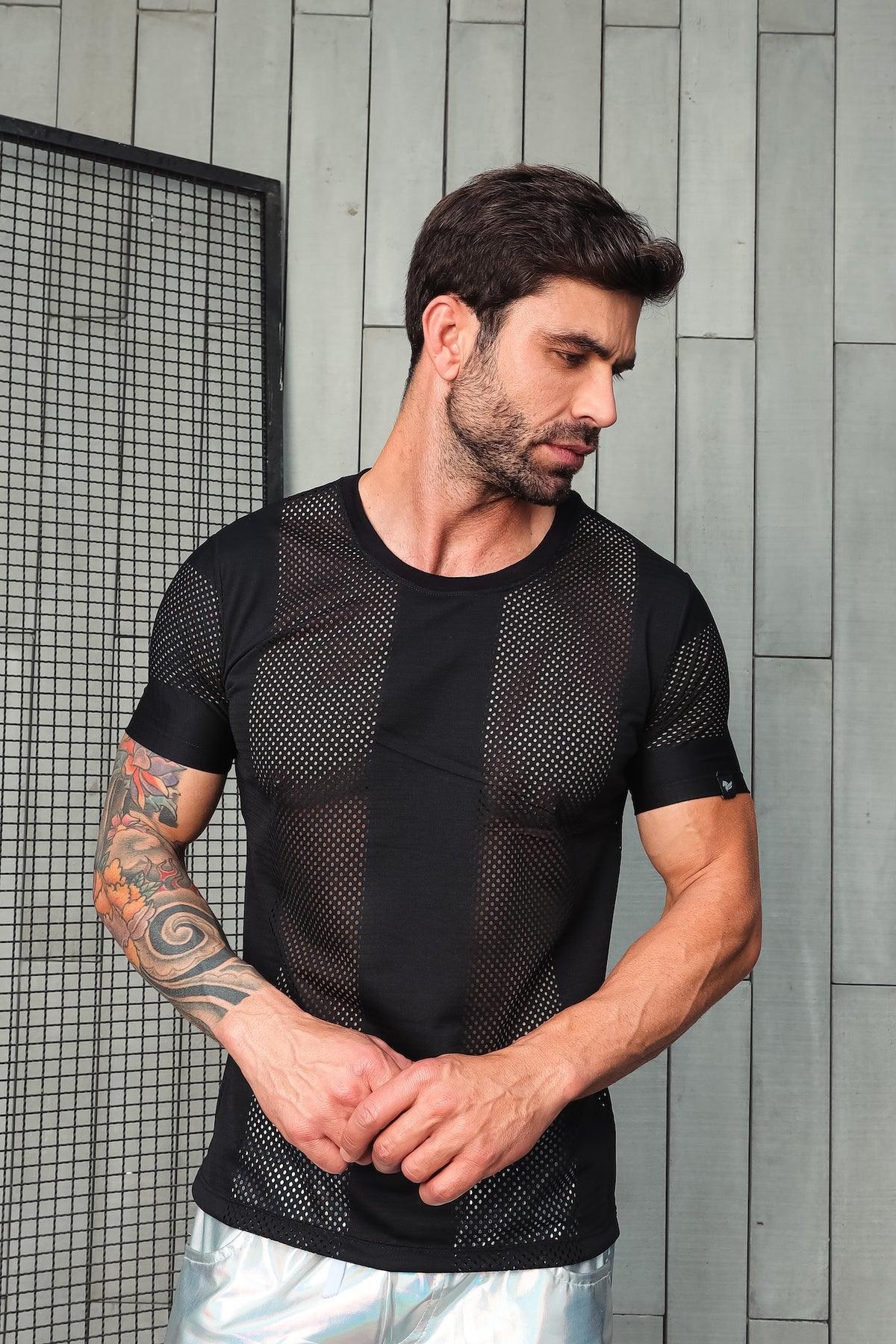 Camiseta Masculina em Tela Listrada