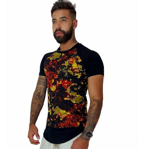 Camiseta Masculina Raglan Estampa Abstrata Barra Redonda Ateliê João Vieira | JotaVê