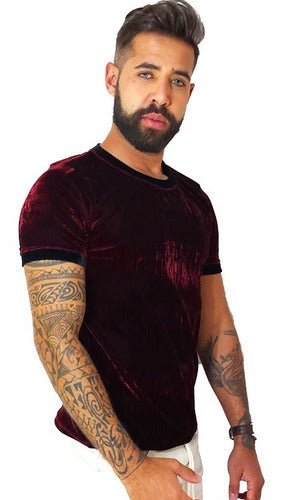 Camiseta Masculina em Veludo Cristal Bordô