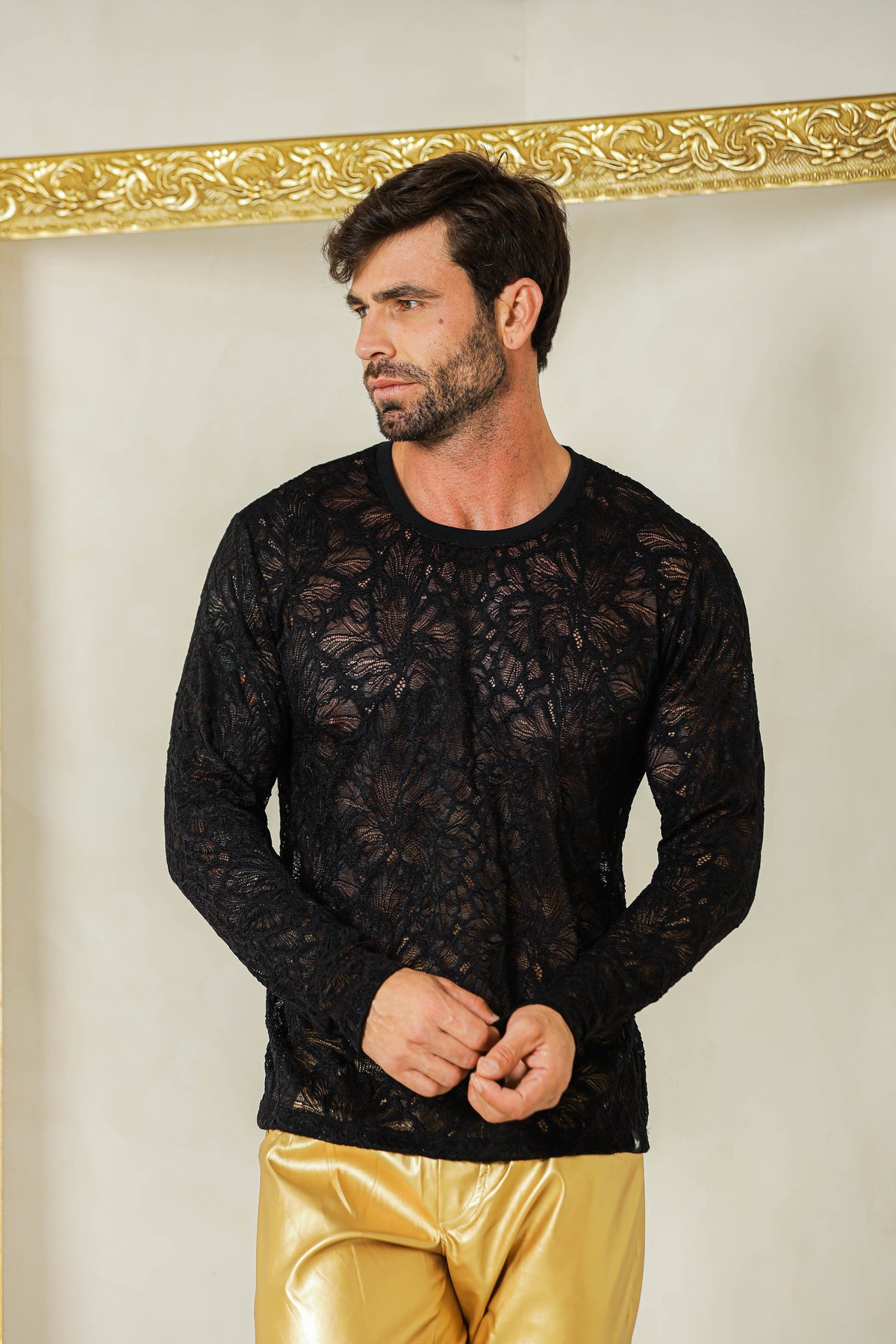 Camiseta Masculina Manga Longa em Renda Floral