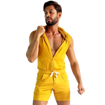 Macaquinho Masculino Modelo Machão com Capuz