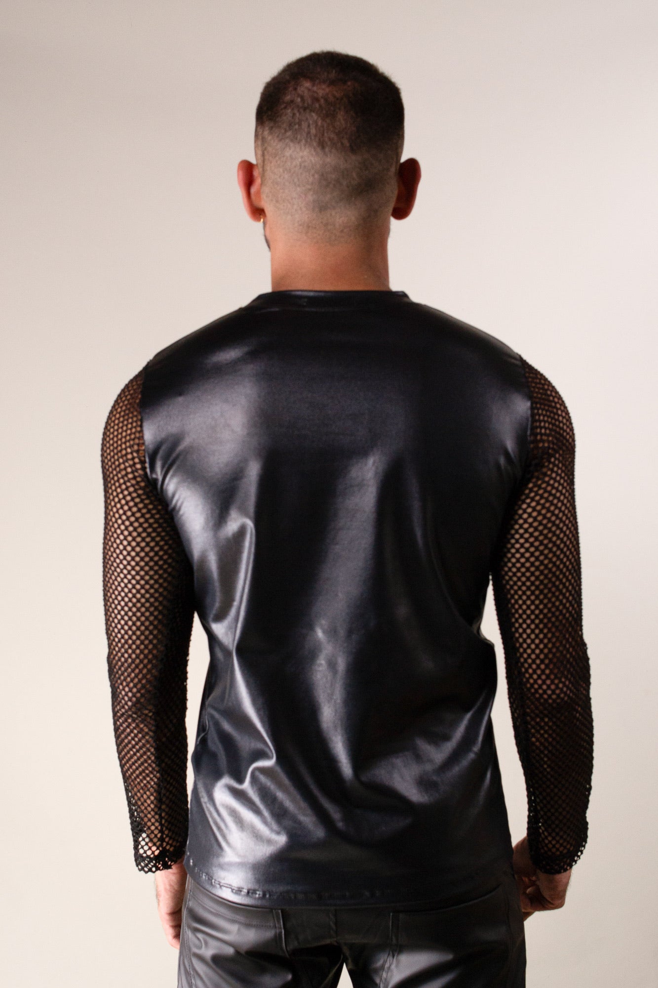 Camiseta Masculina em Cirrê com Manga Longa em Arrastão
