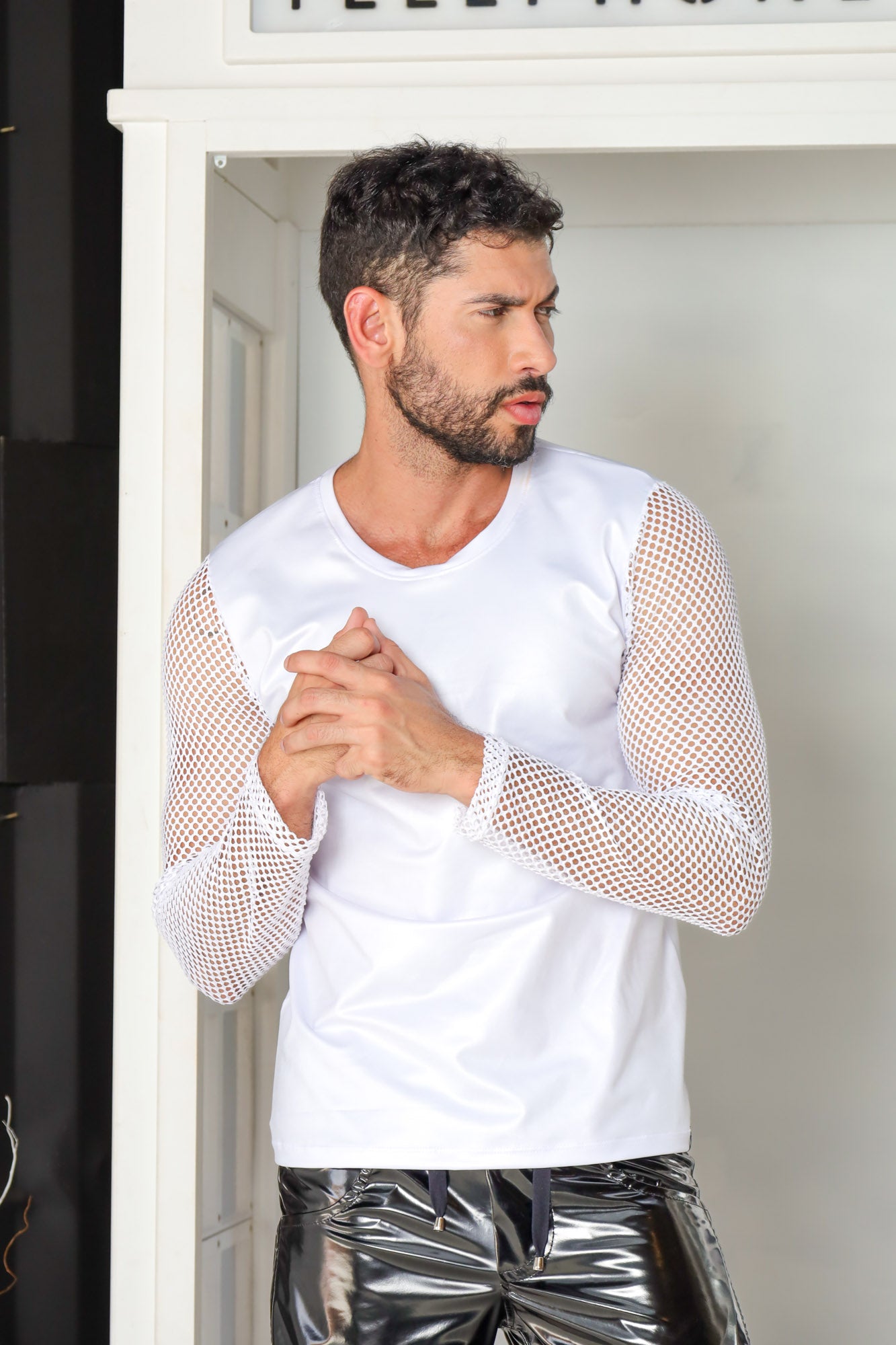 Camiseta Masculina em Cirrê com Manga Longa em Arrastão